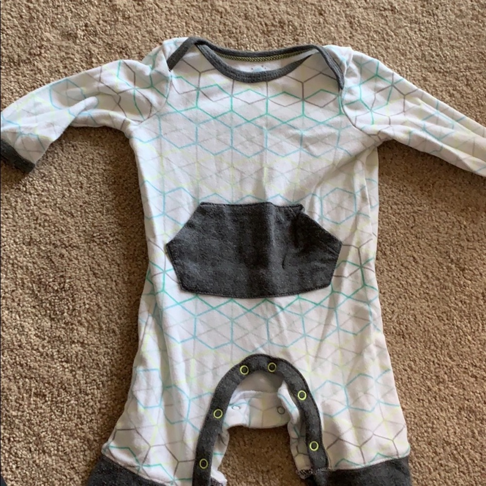 Baby sleeper with pocket